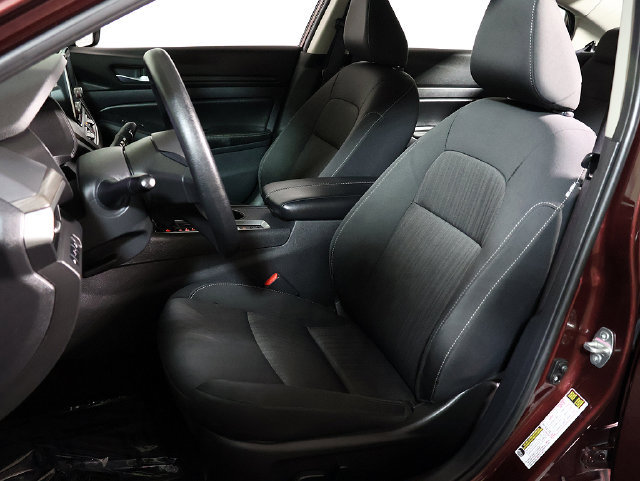 Used 2025 Nissan Altima 2.5 SV AWD/4WD image 3