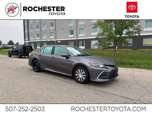 Used 2021 Toyota Camry LE FWD image 1