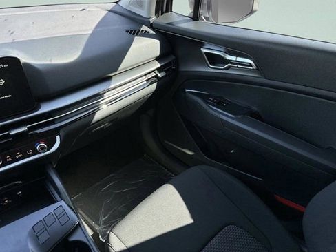 New 2026 Kia Sportage LX FWD image 13