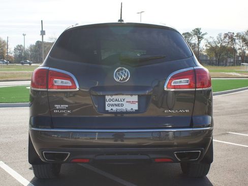 Used 2017 Buick Enclave Leather image 3
