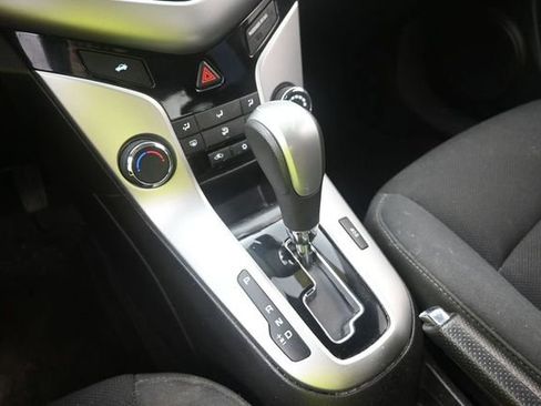 Used 2016 Chevrolet Cruze LT FWD image 25