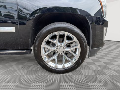 Used 2019 Cadillac Escalade ESV Premium Luxury RWD image 31