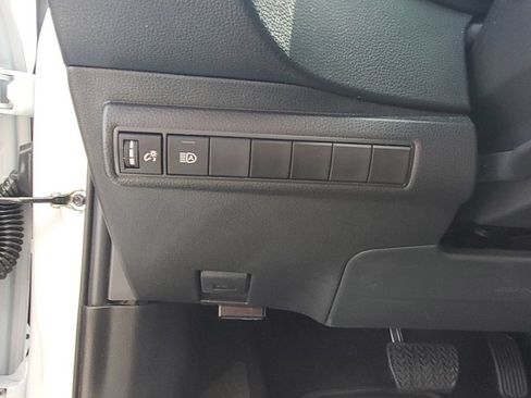 Used 2025 Toyota Corolla LE FWD image 17