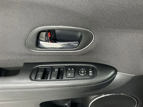 Used 2019 Honda HR-V EX image 11