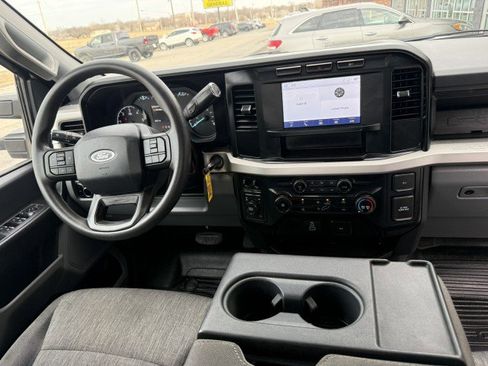 Used 2023 Ford F550 4x4 SuperCab Super Duty image 7