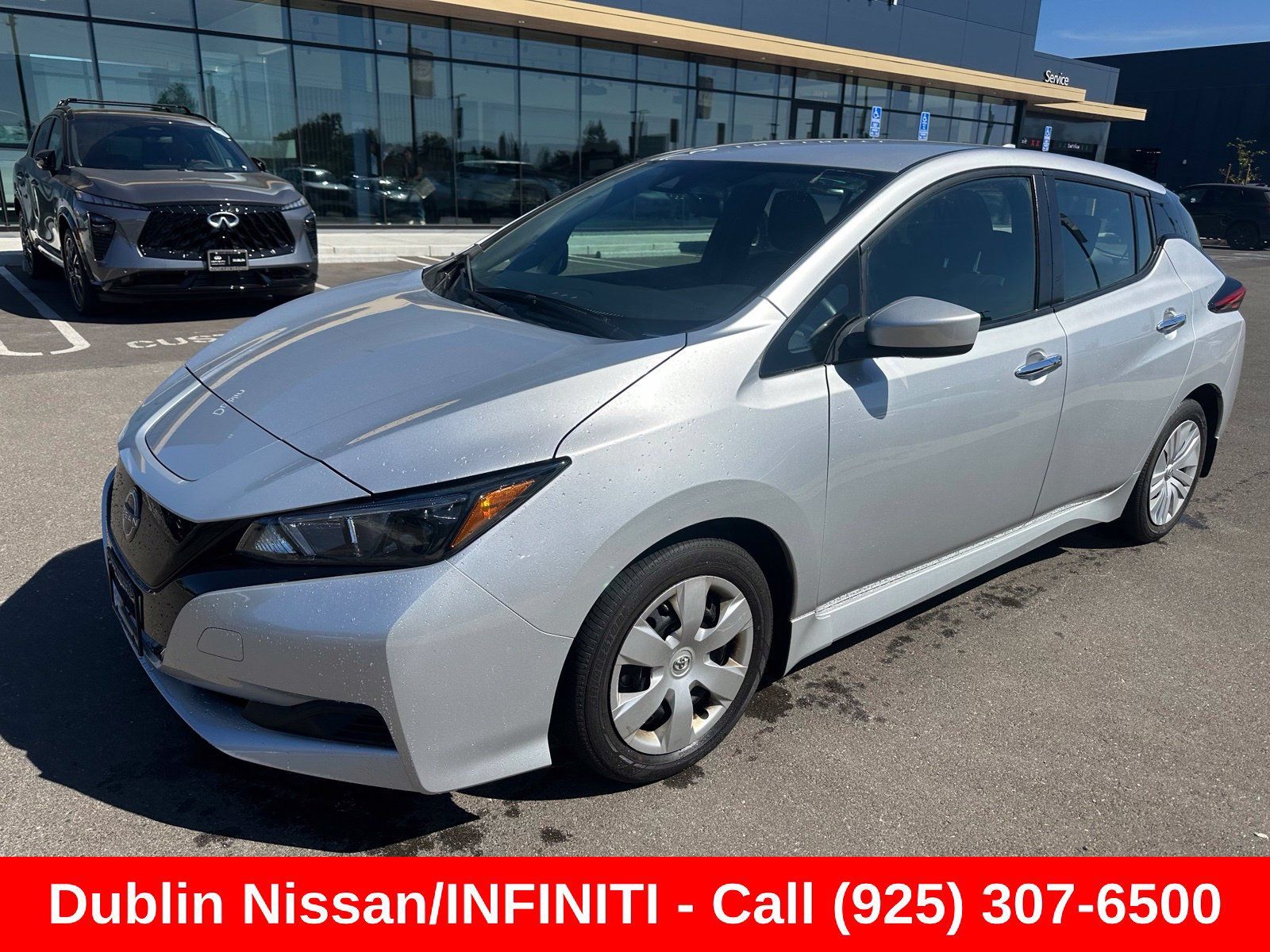 Used 2025 Nissan Leaf S FWD image 2