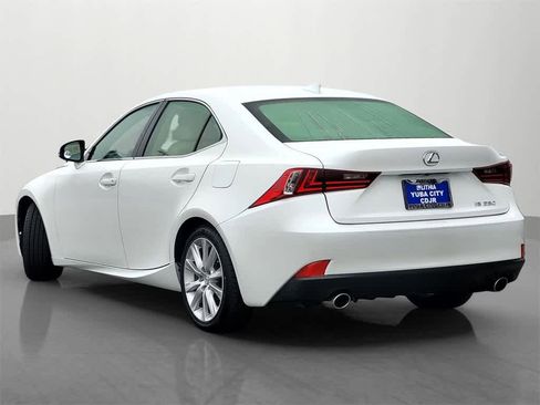 Used 2015 Lexus IS 250 image 4