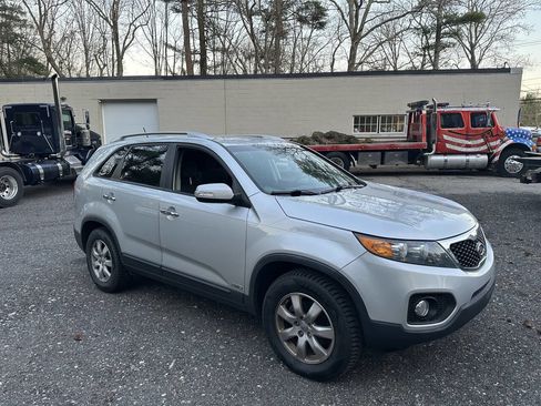 Used 2013 Kia Sorento LX w/ Convenience Pkg image 5