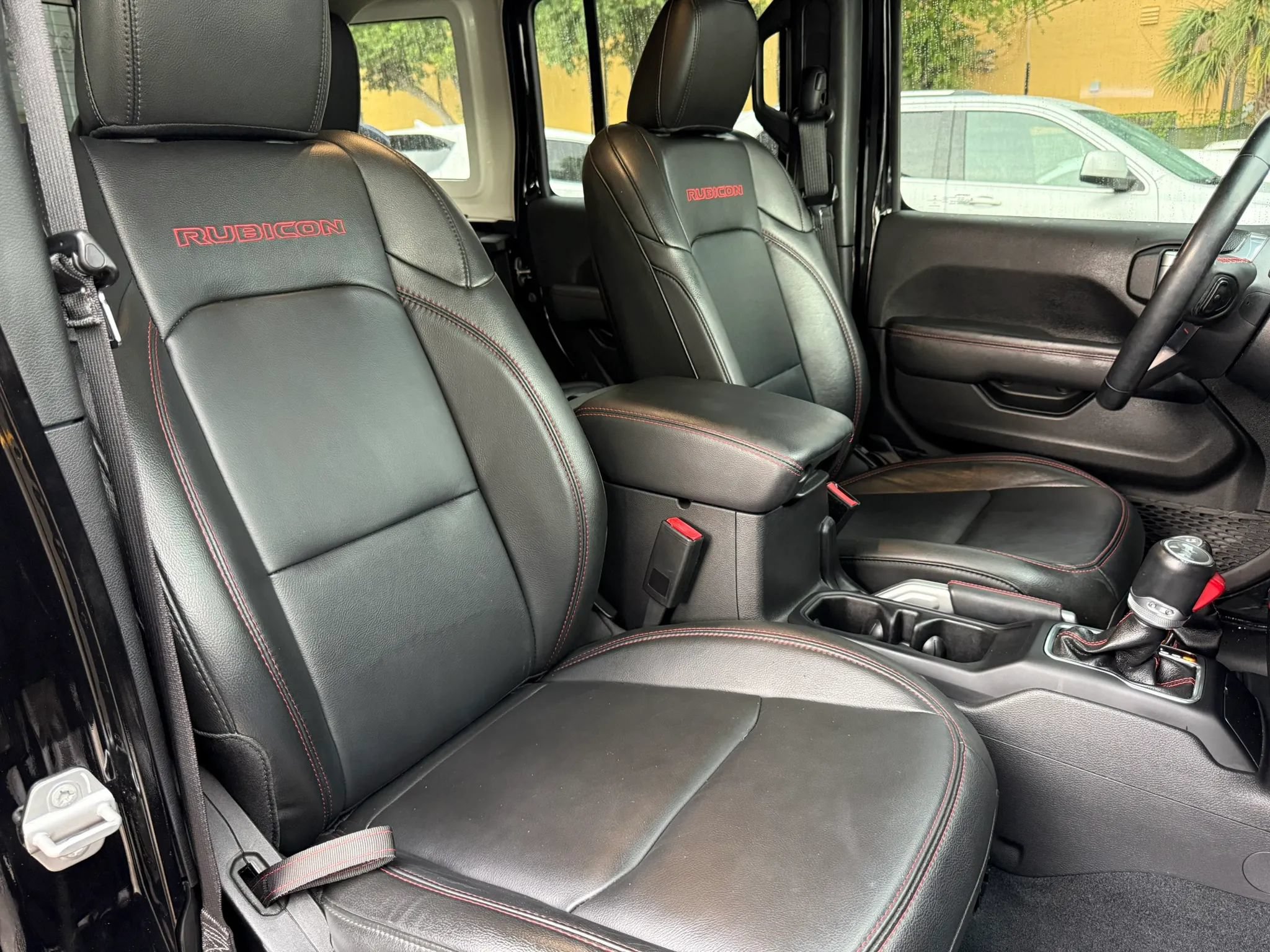 Used 2022 Jeep Wrangler Unlimited Rubicon w/ LED Lighting Group AWD/4WD image 14