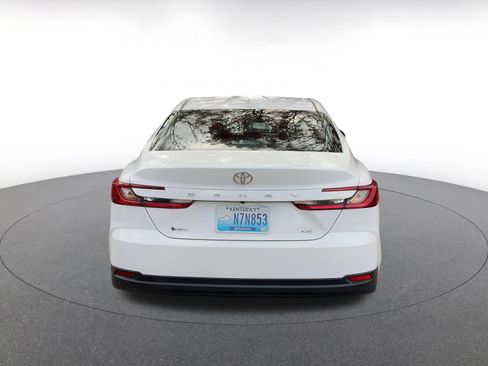 Used 2025 Toyota Camry LE image 9