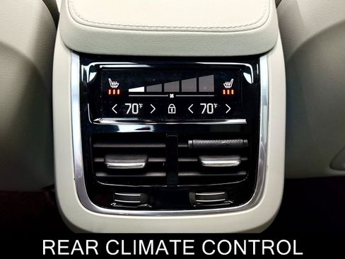 Used 2023 Volvo XC90 B6 Plus AWD/4WD image 19