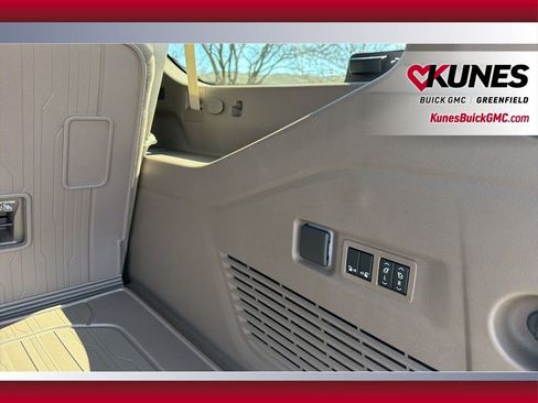 New 2026 GMC Yukon XL Denali image 44