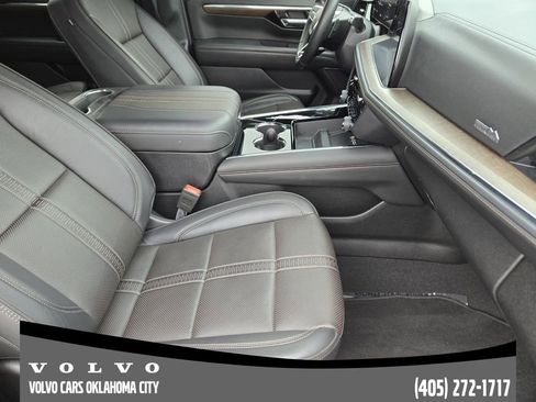 Used 2025 Chevrolet Tahoe High Country w/ Sun And Tow Package AWD/4WD image 11