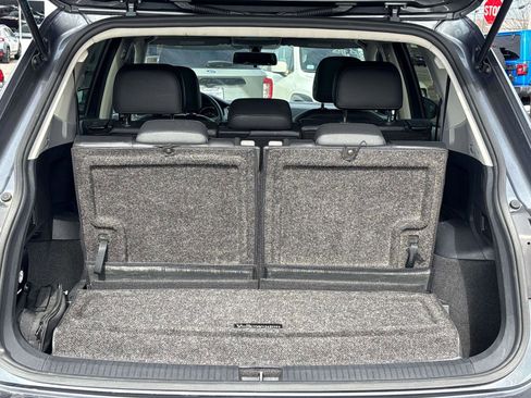 Used 2019 Volkswagen Tiguan SE w/ Panoramic Sunroof Package image 14