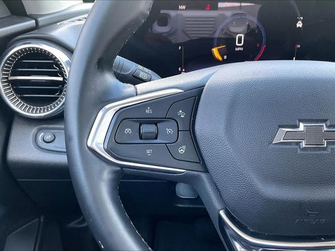 Used 2025 Chevrolet Trax ACTIV FWD image 23
