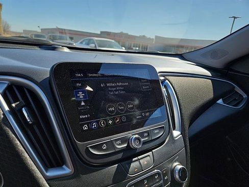 Used 2024 Chevrolet Malibu LT image 15