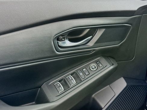 Used 2023 Honda Accord EX image 20