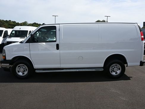 Used 2024 Chevrolet Express 2500 w/ Driver Convenience Package RWD image 3