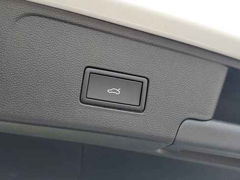 New 2026 Volkswagen Atlas Cross Sport SE FWD image 8