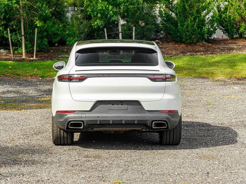 Used 2021 Porsche Cayenne Coupe image 7