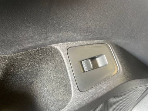 Used 2024 Volkswagen Tiguan SE FWD image 18