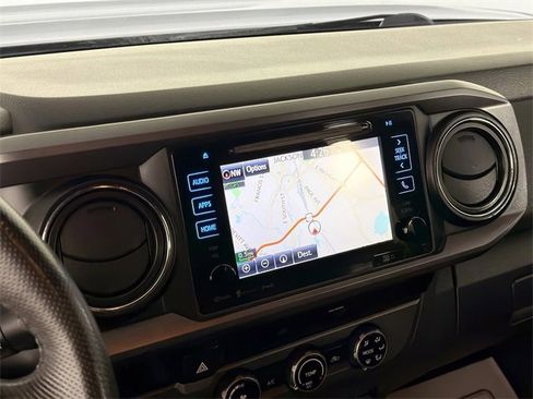 Used 2018 Toyota Tacoma TRD Sport w/ Technology Package image 14
