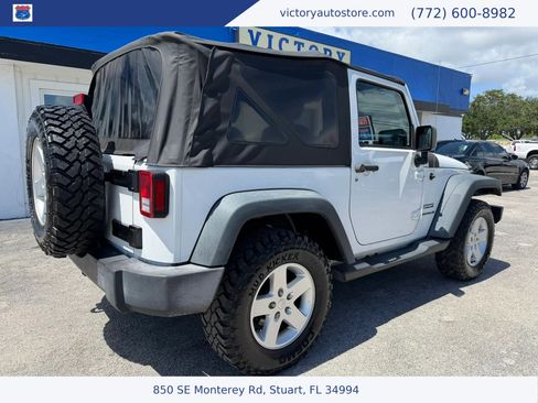 Used 2017 Jeep Wrangler Sport w/ Quick Order Package 24S AWD/4WD image 3