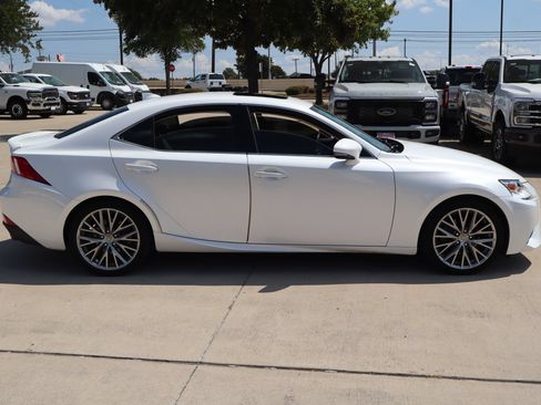 Used 2015 Lexus IS 250 RWD image 2