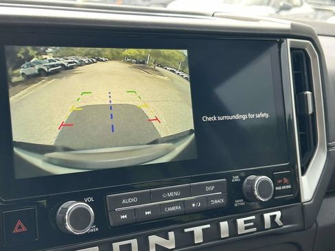 Used 2025 Nissan Frontier SV w/ SV Convenience Package RWD image 28