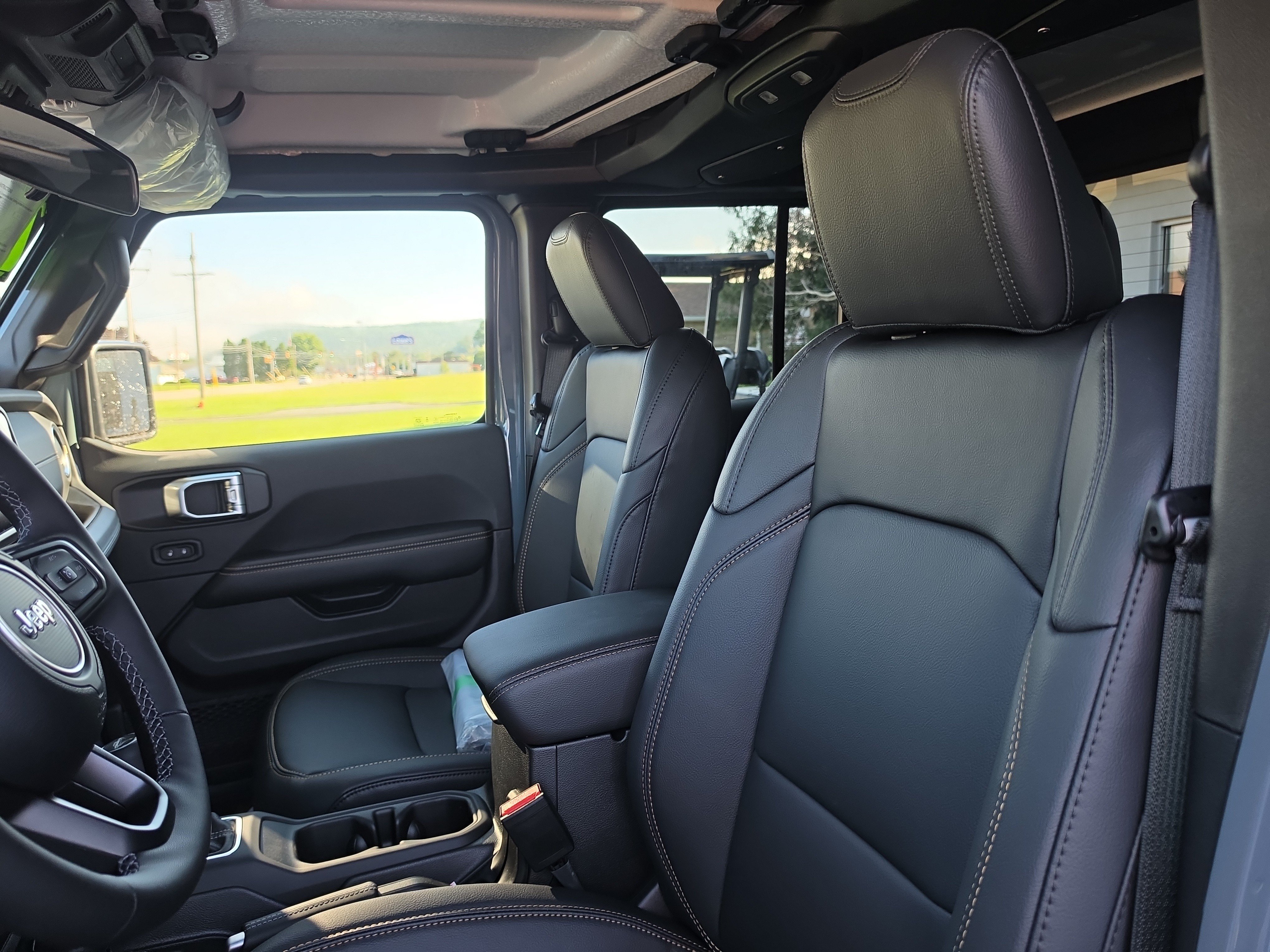 New 2026 Jeep Gladiator Sport AWD/4WD image 12