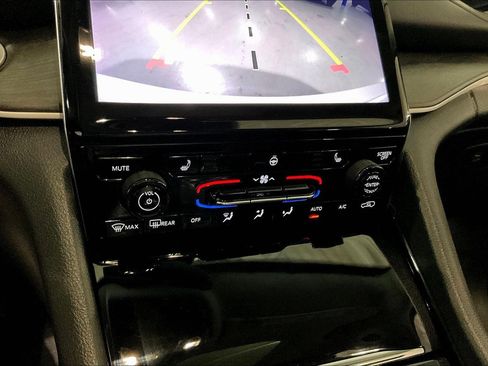 Used 2022 Jeep Grand Cherokee Limited 4xe image 15