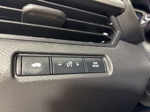 Used 2025 Nissan Altima 2.5 SR FWD image 34