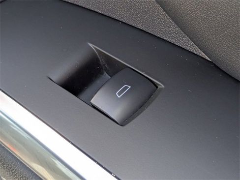 Used 2024 Chevrolet Traverse LT image 39