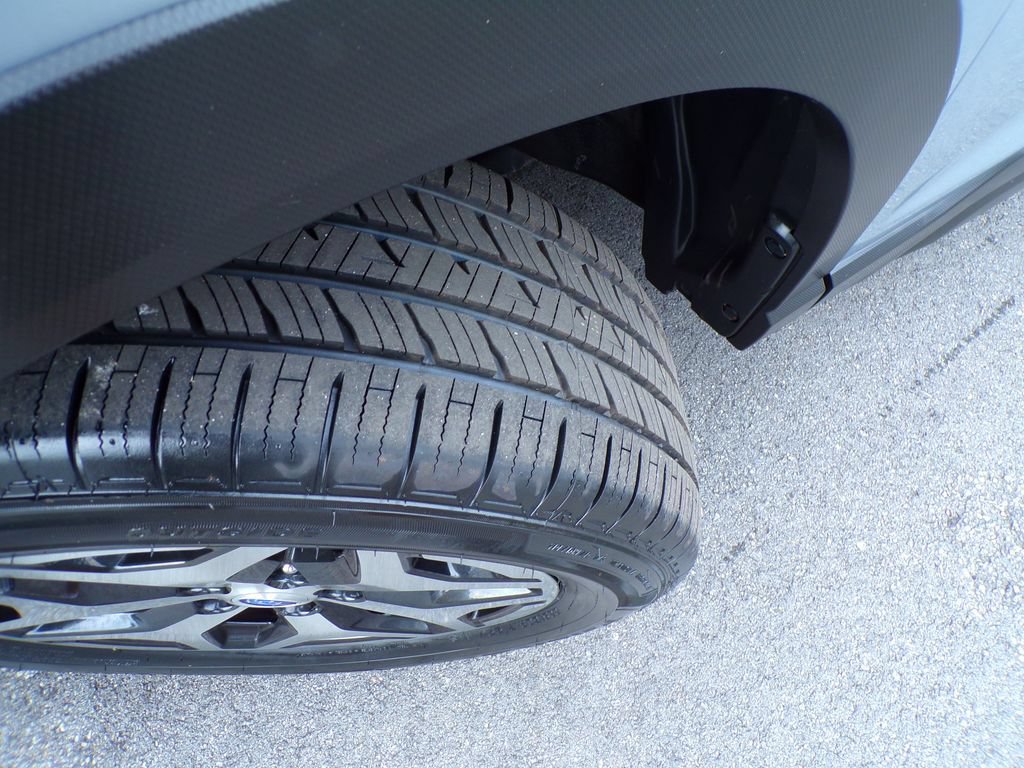 Used 2023 Subaru Forester Premium AWD/4WD image 2