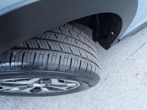 Used 2023 Subaru Forester Premium AWD/4WD image 2