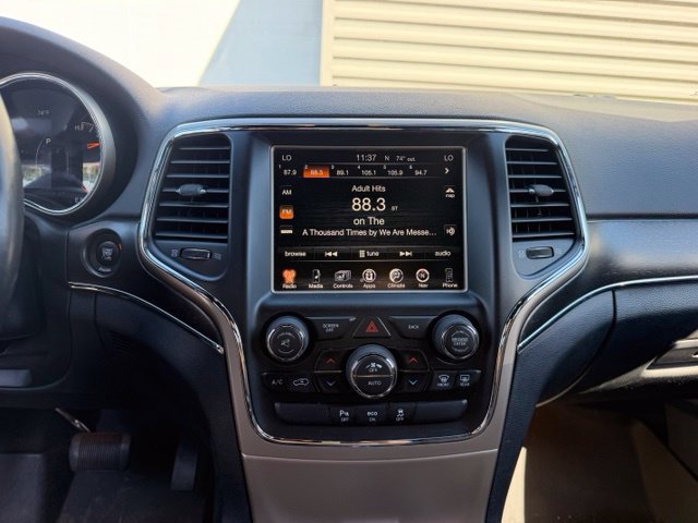 Used 2015 Jeep Grand Cherokee Limited w/ Trailer Tow Group IV AWD/4WD image 21