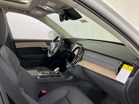 New 2026 Volvo XC90 B6 Plus w/ Protection Package Premier image 28