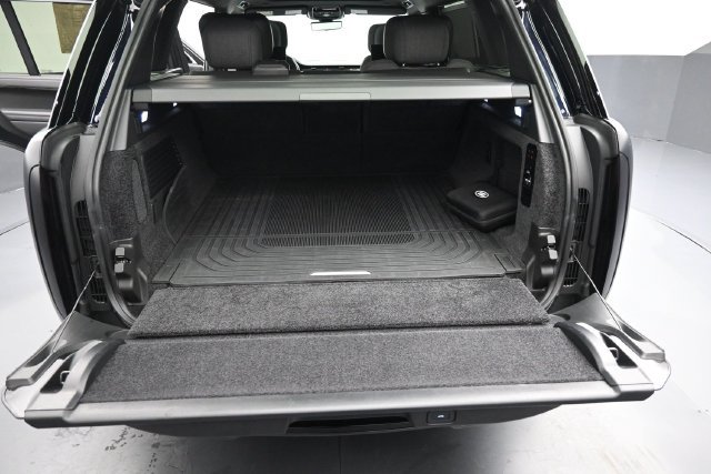 Used 2024 Land Rover Range Rover SV AWD/4WD image 22