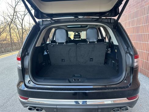 Used 2025 Lincoln Aviator AWD image 33