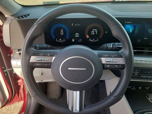 Used 2025 Hyundai Kona SEL image 21