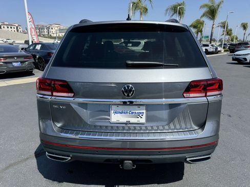 Used 2023 Volkswagen Atlas SE w/ Panoramic Sunroof Package FWD image 9