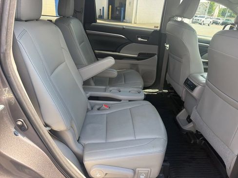 Used 2018 Toyota Highlander Limited AWD/4WD image 42