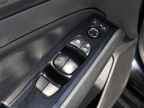 Used 2023 Nissan Altima 2.5 SV FWD image 25