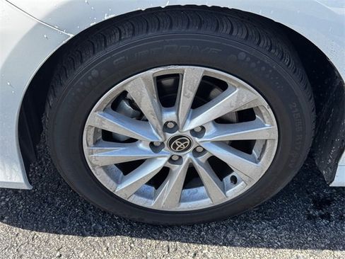 Used 2023 Toyota Camry LE image 10