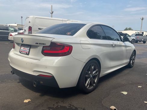 Used 2016 BMW M235i Coupe RWD image 4
