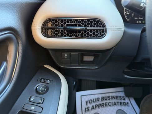 Certified 2023 Honda HR-V LX image 24