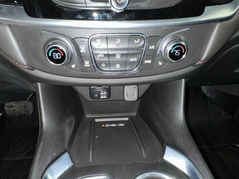 Certified 2022 Chevrolet Traverse RS w/ LPO, Floor Liner Package image 16