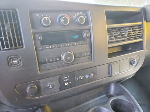 Used 2021 Chevrolet Express 2500 RWD image 33