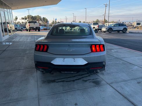 Used 2024 Ford Mustang Premium image 4
