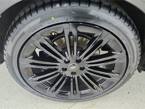 Used 2024 Land Rover Range Rover Long Wheelbase SE image 63